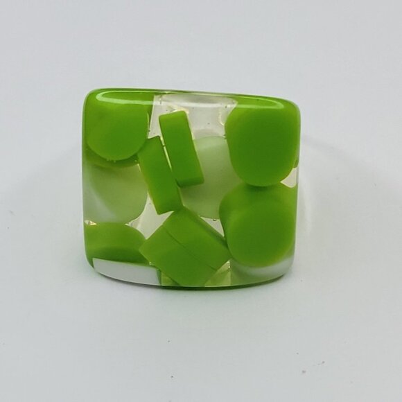 Vintage Lucite Statement Ring with Embedded Green & White Pills - Picture 10 of 11